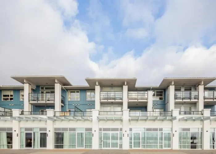 Steveston Waterfront Hotel